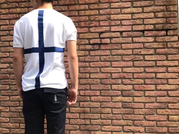 FOUR HAND PLUS フォーハンドプラス /　v-neck s/s pocket t-shirts (PLUS) white